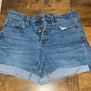 Universal Threads Shorts